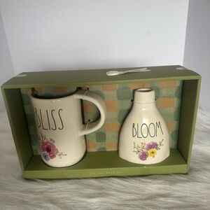 NIB Rae Dunn Floral Bliss and Bloom Mug and Vase Set